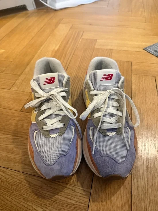 New Balance Women’s 5740 Multicolor Athletic Sneakers - Picture 2 of 6